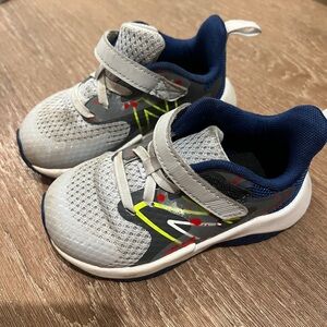 New Balance Toddler Rave Run v2 Bungee Lace with Top Strap Sz 7 XW Extra Wide